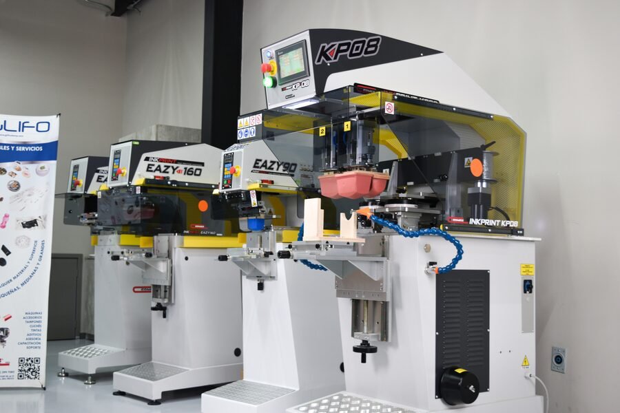 COMEC Italia pad printing machines in operation at Glifo Stamp